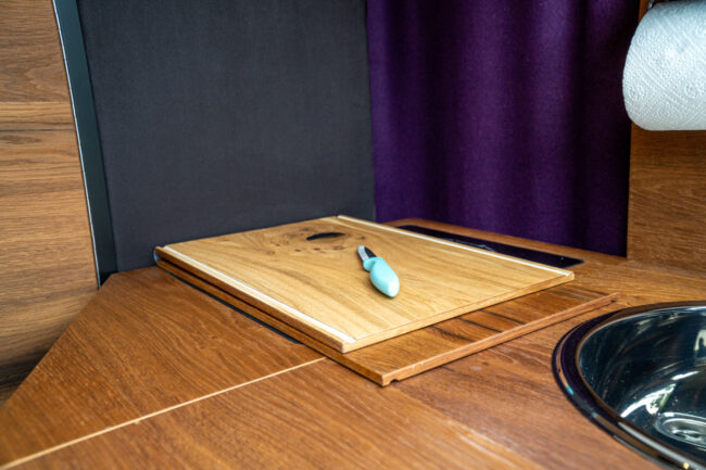 Schneidebrett, Spritzschutz und Windschutz